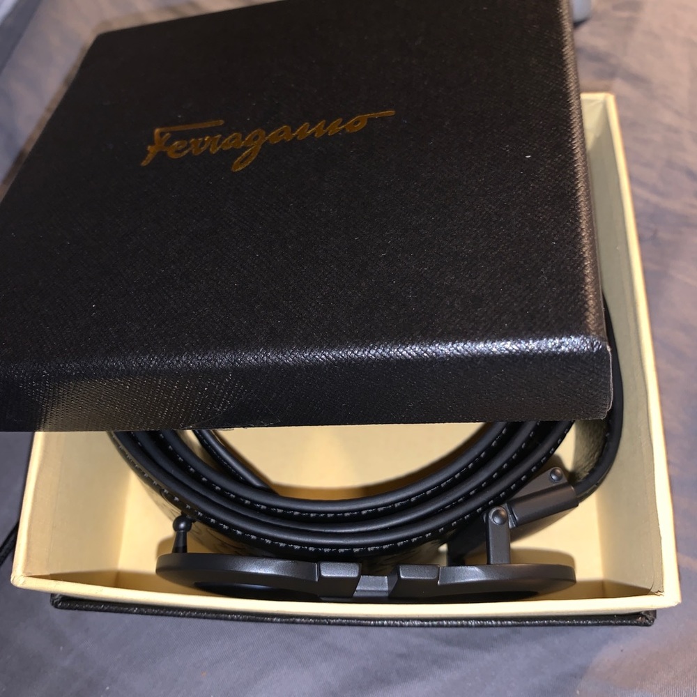 Men’s Ferragamo belt - Picture 2 of 3